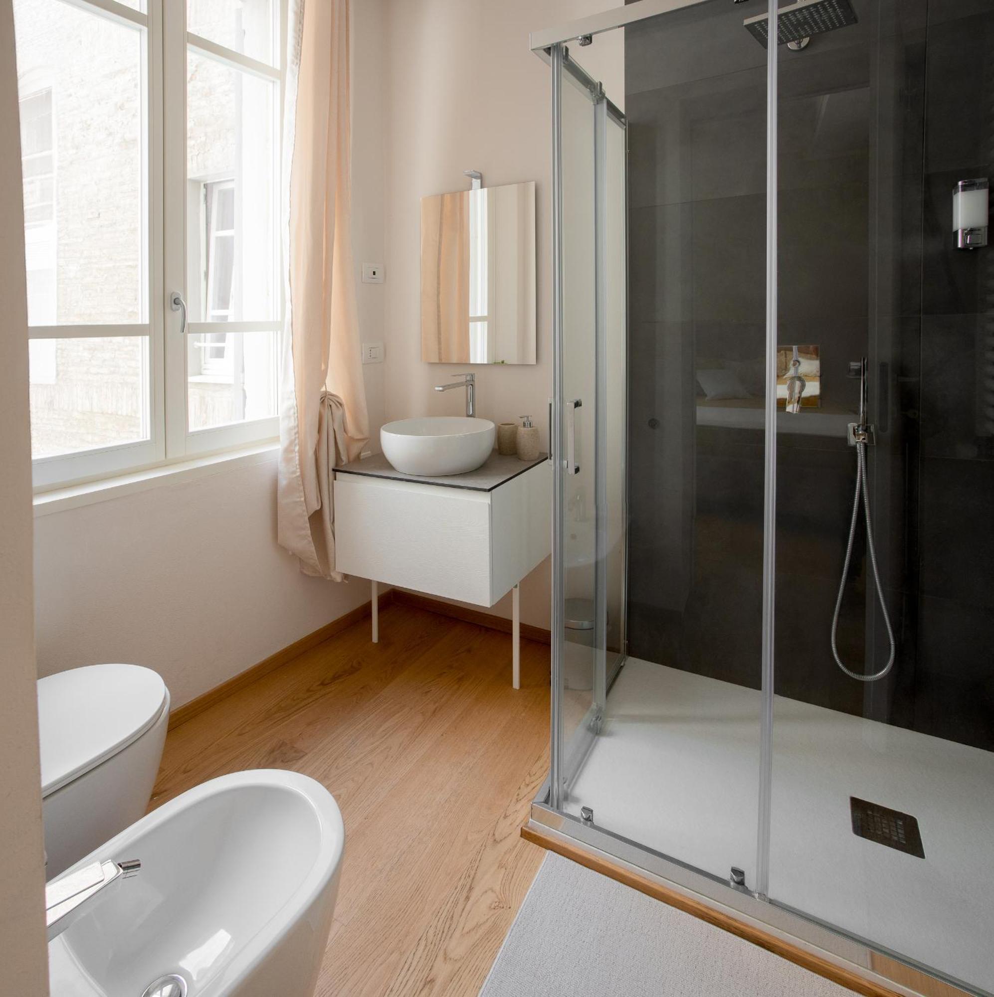 Freedom Suites Parma Luaran gambar
