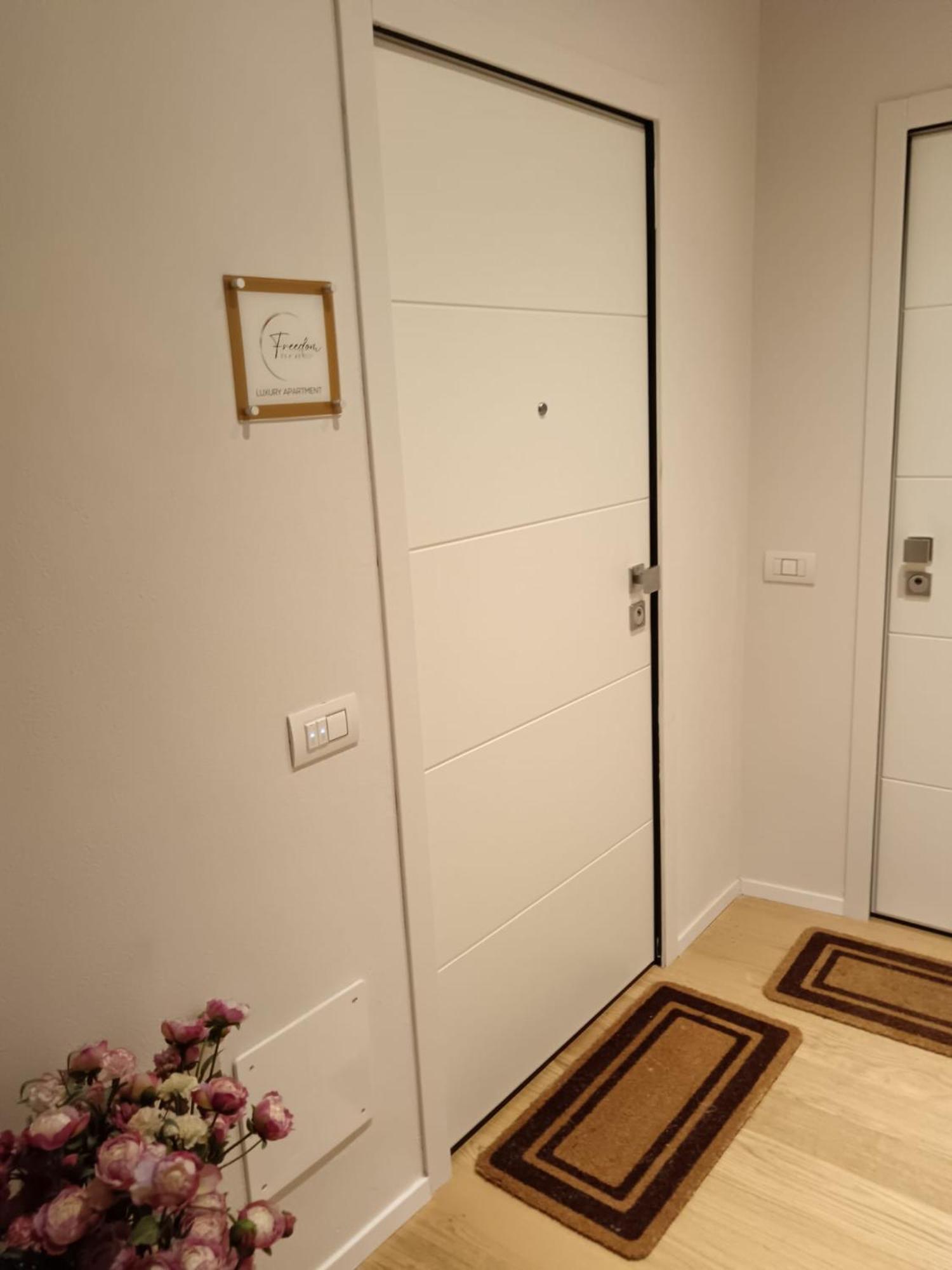Freedom Suites Parma Luaran gambar